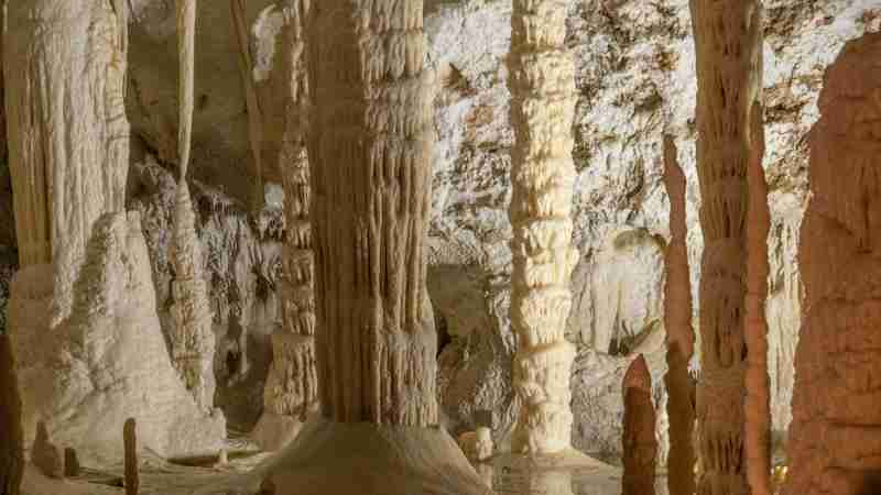 Explore the stunning rock formations in Frasassi Caves, showcasing stalactites and stalagmites., tags: nel - pexel